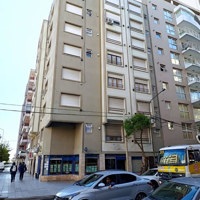 2 amplísimos ambientes externos, 48 m²